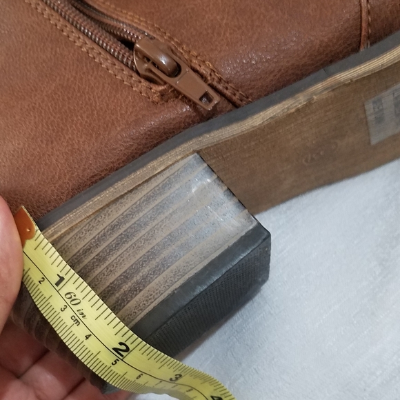 Breckelle's brown ankle Booties Size 9 - Picture 5 of 7